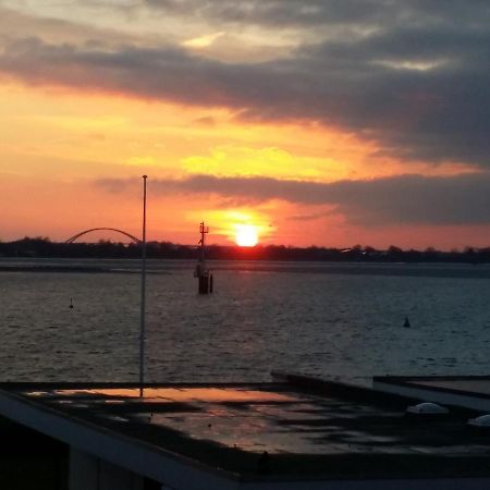 Fehmarn Burgtiefe Suedstrand Meerblick Apartment Meerzeit Экстерьер фото
